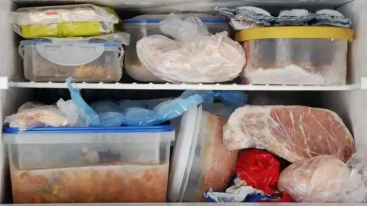 П’ятірка продуктів, які не варто зберігати у морозильнику: поради кухарів