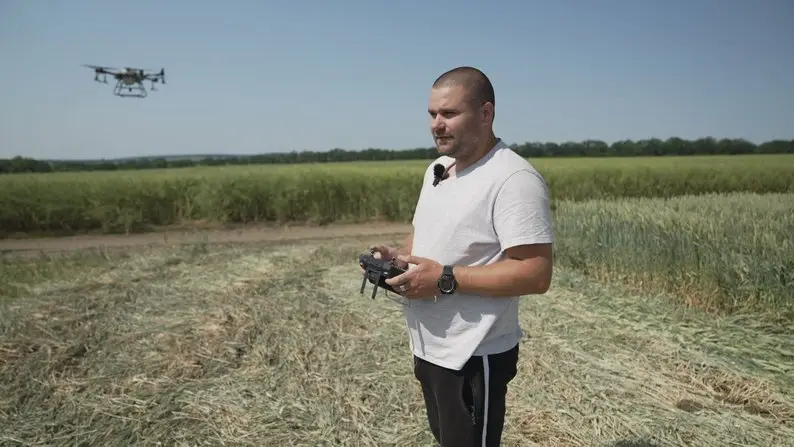 Як точне землеробство змінює агробізнес на Вінниччині: дрони, автопілоти та супутникові карти на 1300 гектарах